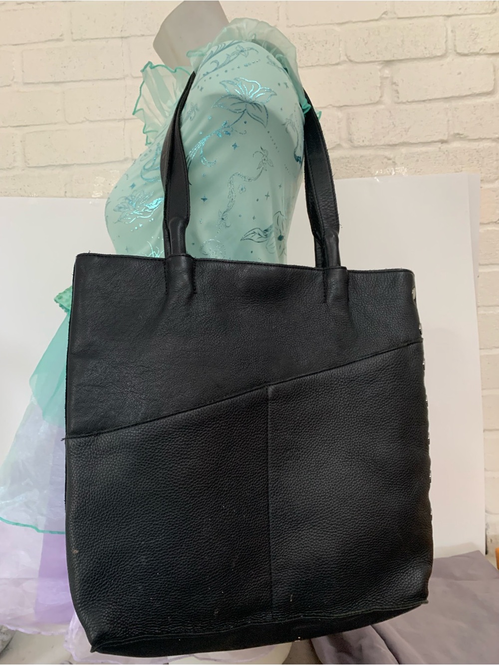 Everyday Black Leather Tote Bag with Structured Panels Oliver tote by Hammitt